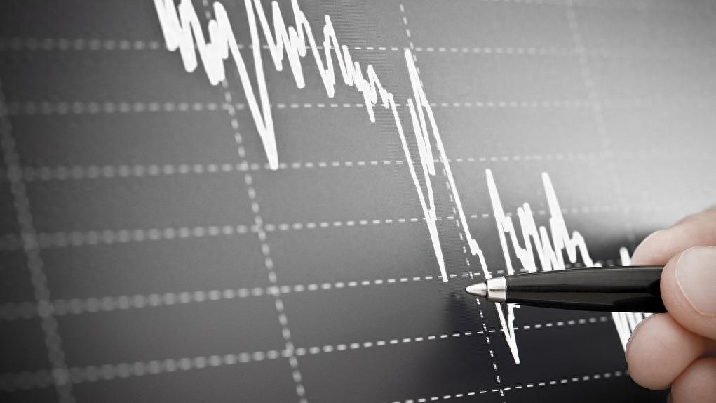 周一 A 股市场盘中震荡回稳，热钱回撤存瑕疵影响股价走势