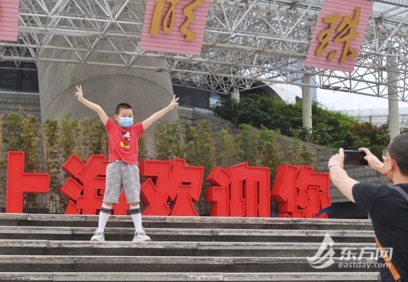 东方明珠游玩时间_东方明珠电视塔开放时间_上海东方明珠塔户外项目