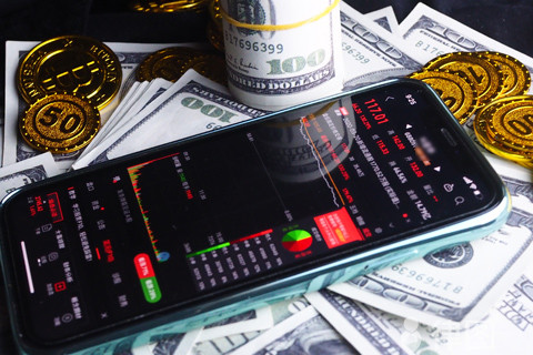 个人住房抵押贷款风险分析：信用风险的多种形式及影响因素？