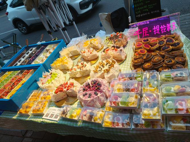 夏季热门甜品地摊生意_2025地摊暴利新产品视_街头小吃摆摊技巧