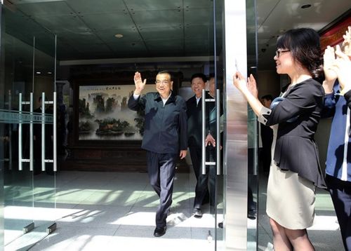 李克强总理披露6亿人收入情况_中国居民可支配收入_6亿人平均月收入1000元左右