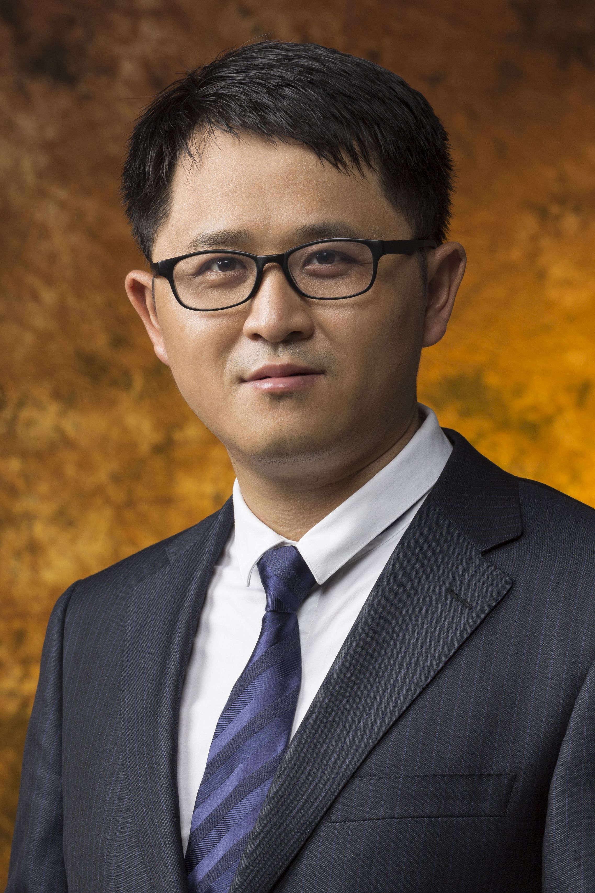 北交所首日 81 家企业上市，何青教授解读机遇与挑战？