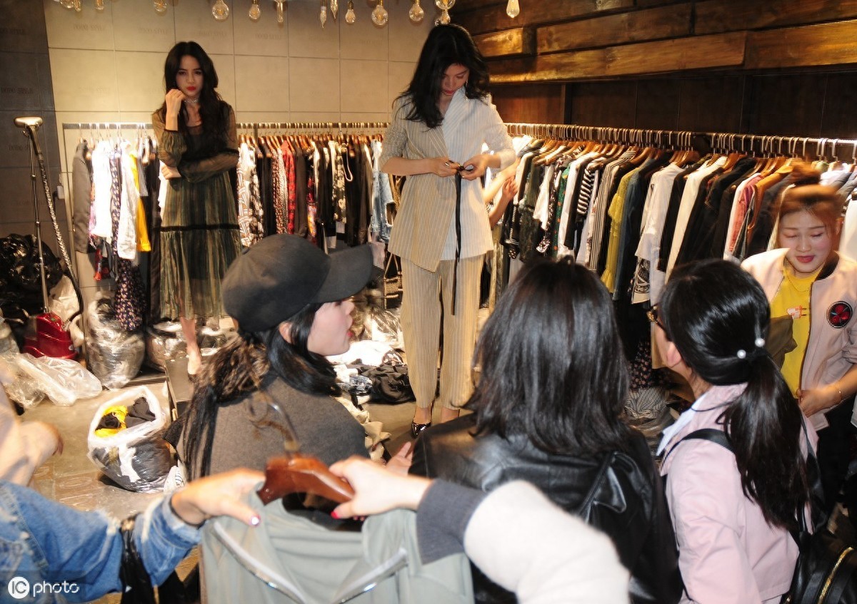 想开个服装店进货渠道_服装行业密词解读_服装新手进货技巧