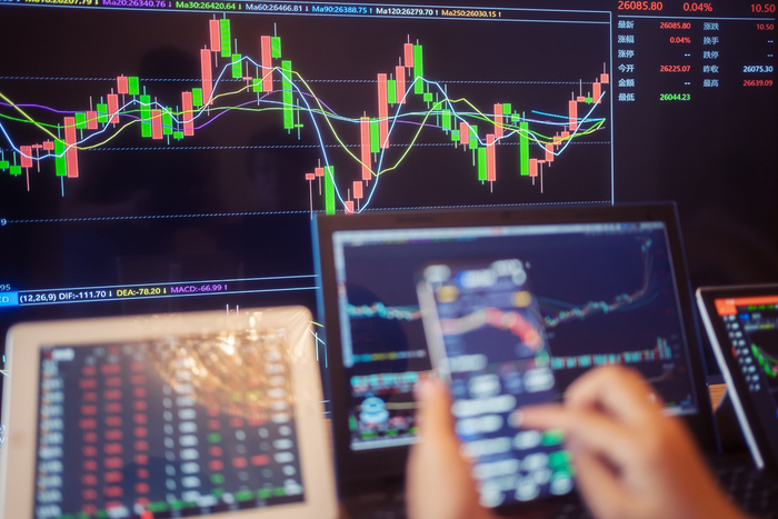 10月16日美股三大指数集体收跌，各类股票涨跌情况汇总