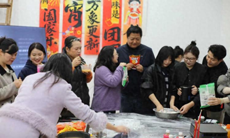 全国多地网约车司机驿站上线，司机歇脚充电有地儿了