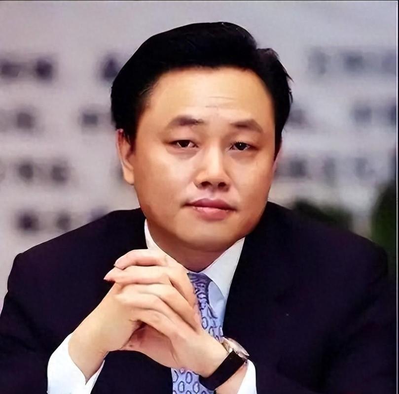 黄光裕 国美电器发展历程_黄光裕 传记_国美电器hk股票 百度