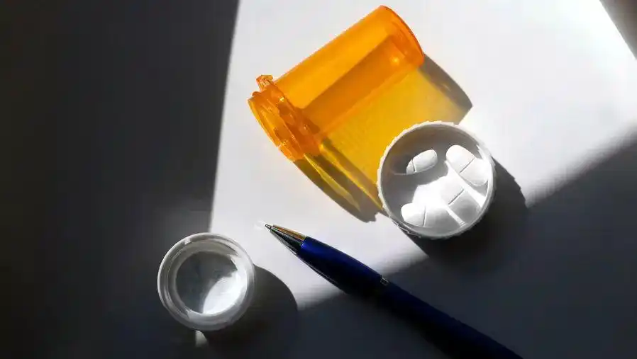 两票制后医药代表崩溃：合规压力下，他们不敢敲门